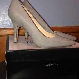 Grey Nine West Pumps